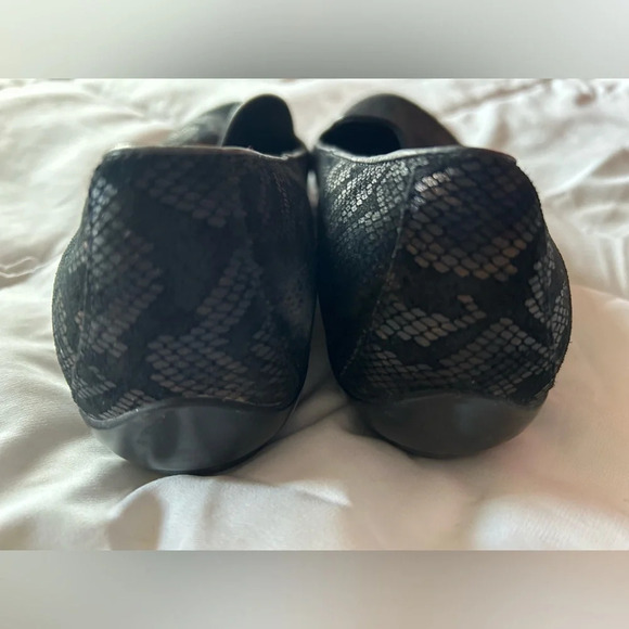 Dansko Olivia Slip Ons Shoes Bronze Snake Print Sz 39 8.5-9 Comfy Loafers - Picture 4 of 7